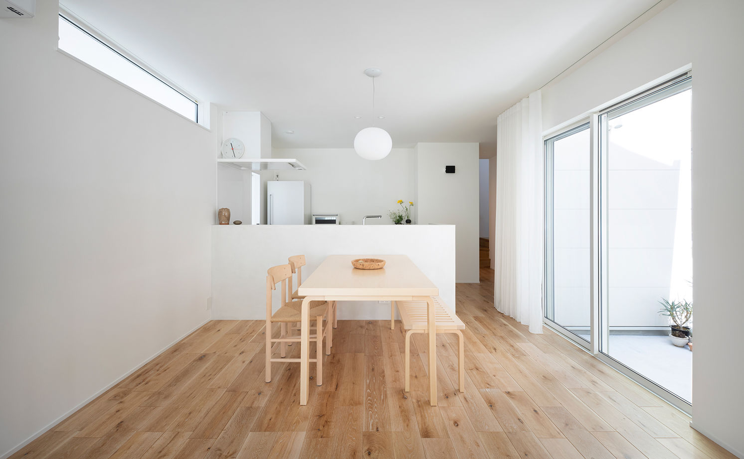 アールギャラリー(アールプランナー) 【1000万円台/20坪台/間取り有/コの字/中庭】家づくりから、暮らしづくりへ。緑景を暮らしに取り込む家の建築実例画像5