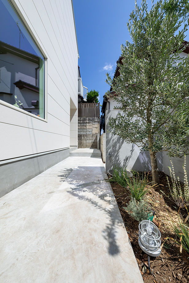 アールギャラリー(アールプランナー) 【1000万円台/20坪台/間取り有/コの字/中庭】家づくりから、暮らしづくりへ。緑景を暮らしに取り込む家の建築実例画像18