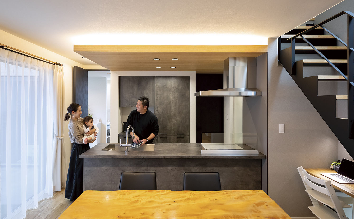 アールギャラリー(アールプランナー) 【3000万円台/2階建て/40坪台/間取り図】立地条件に左右されない、コートプラン。南面を閉じても明るい家の建築実例画像8