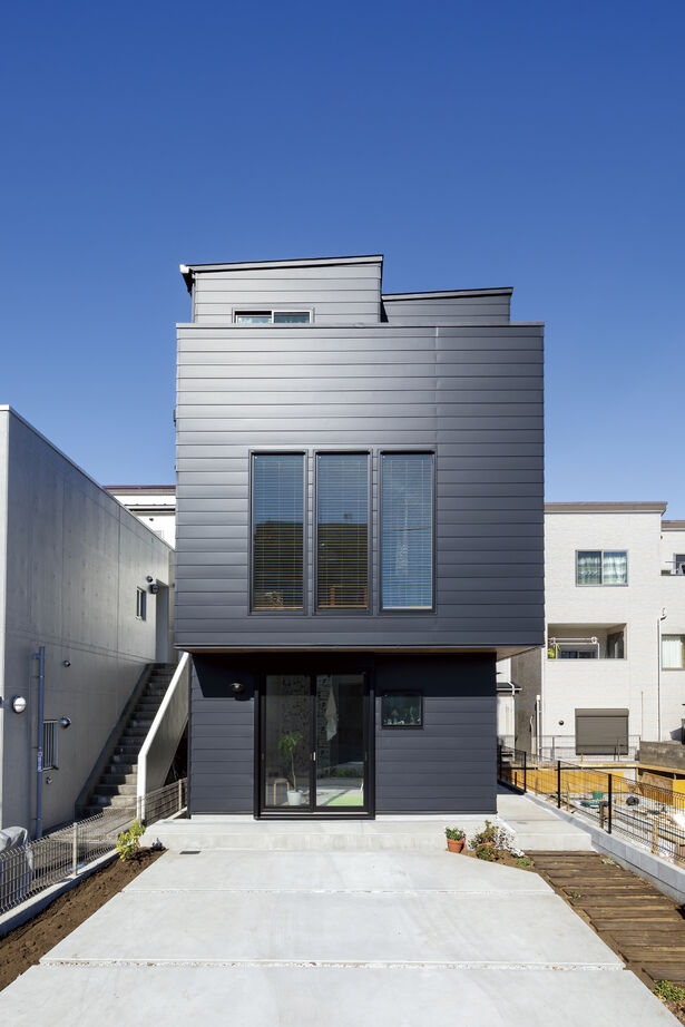 アールギャラリー(アールプランナー) 【3000万円台/3階建て/30坪台/間取り図】インテリアのアレンジを楽しめる3階建て。住み手の個性が見える家の建築実例画像