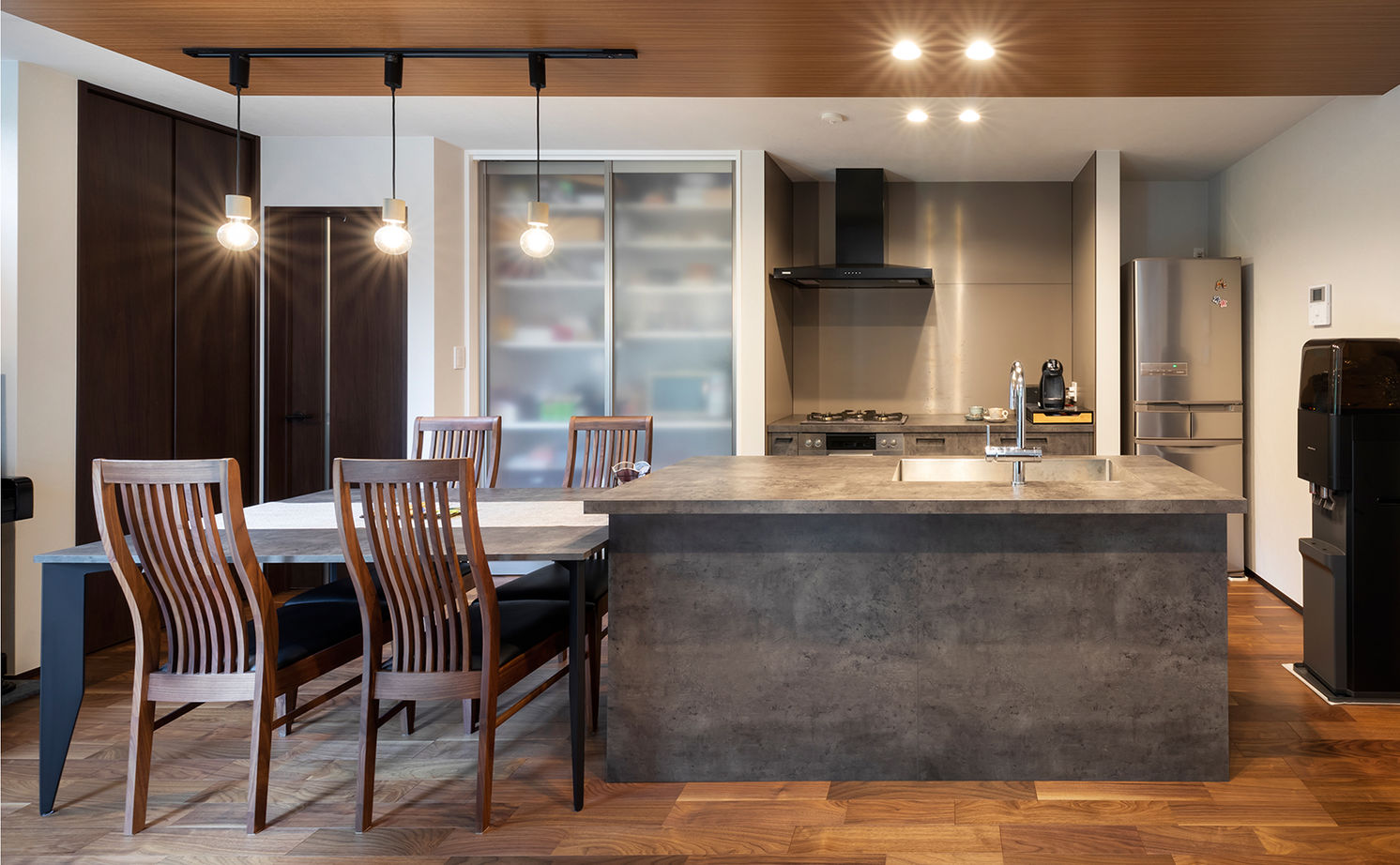 アールギャラリー(アールプランナー) 【1900万円台/30坪台/間取り図】中庭で非日常を楽しむ家。スキップフロア＆ピットリビングで居心地も◎の建築実例画像6