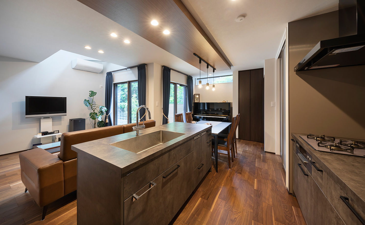 アールギャラリー(アールプランナー) 【1900万円台/30坪台/間取り図】中庭で非日常を楽しむ家。スキップフロア＆ピットリビングで居心地も◎の建築実例画像7