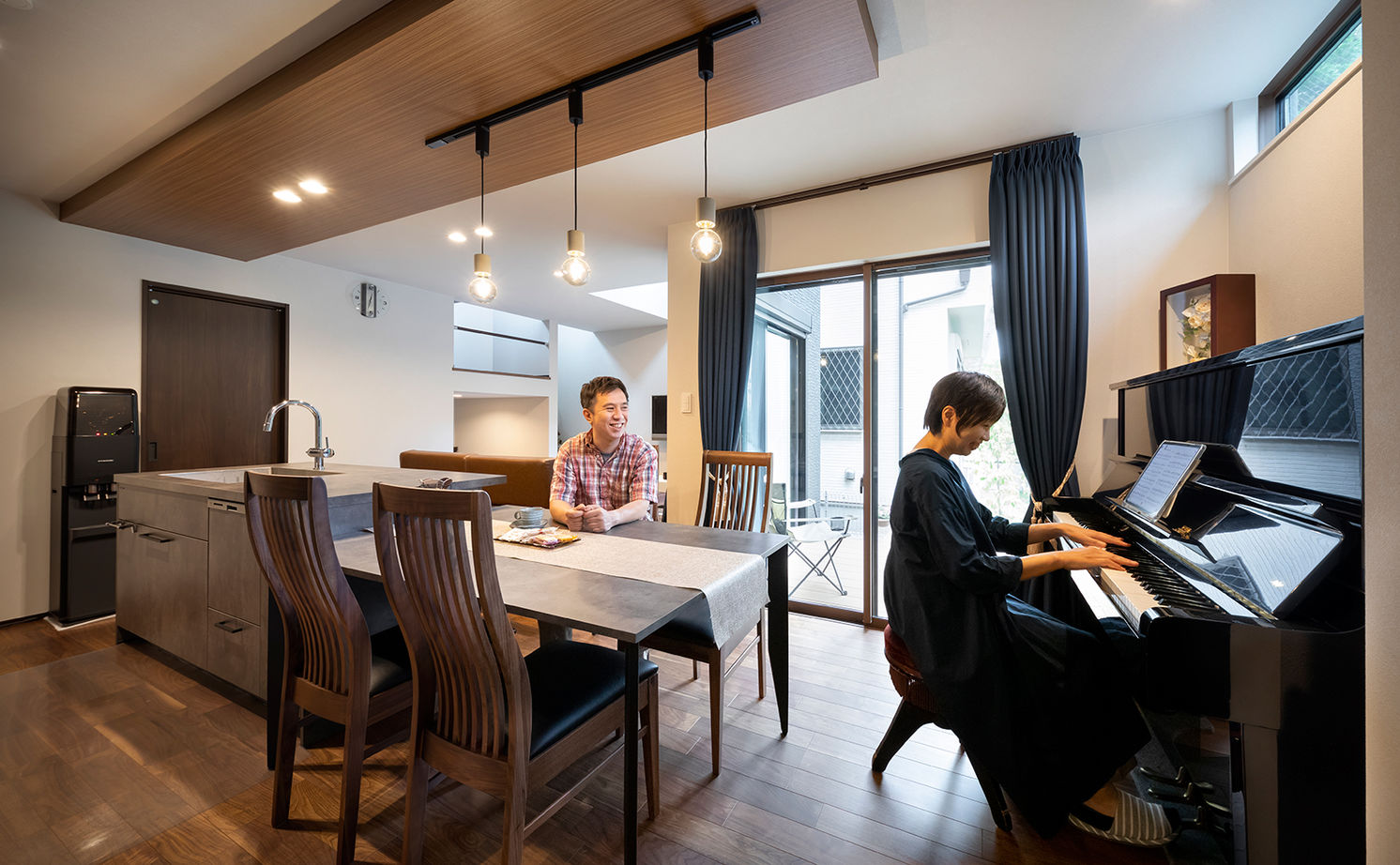 アールギャラリー(アールプランナー) 【1900万円台/30坪台/間取り図】中庭で非日常を楽しむ家。スキップフロア＆ピットリビングで居心地も◎の建築実例画像8