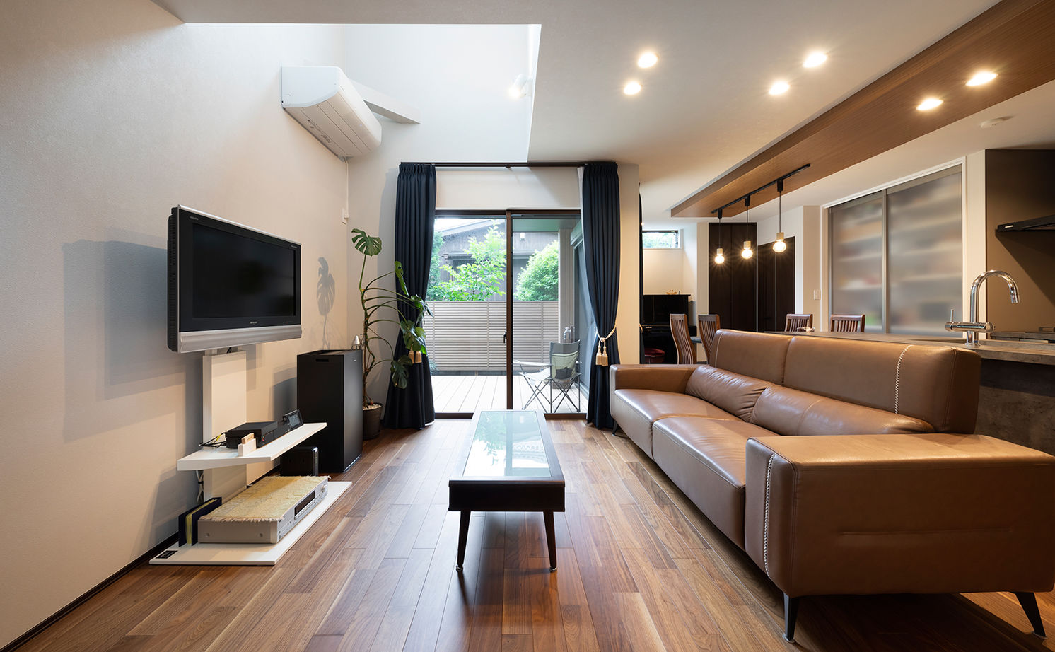 アールギャラリー(アールプランナー) 【1900万円台/30坪台/間取り図】中庭で非日常を楽しむ家。スキップフロア＆ピットリビングで居心地も◎の建築実例画像9