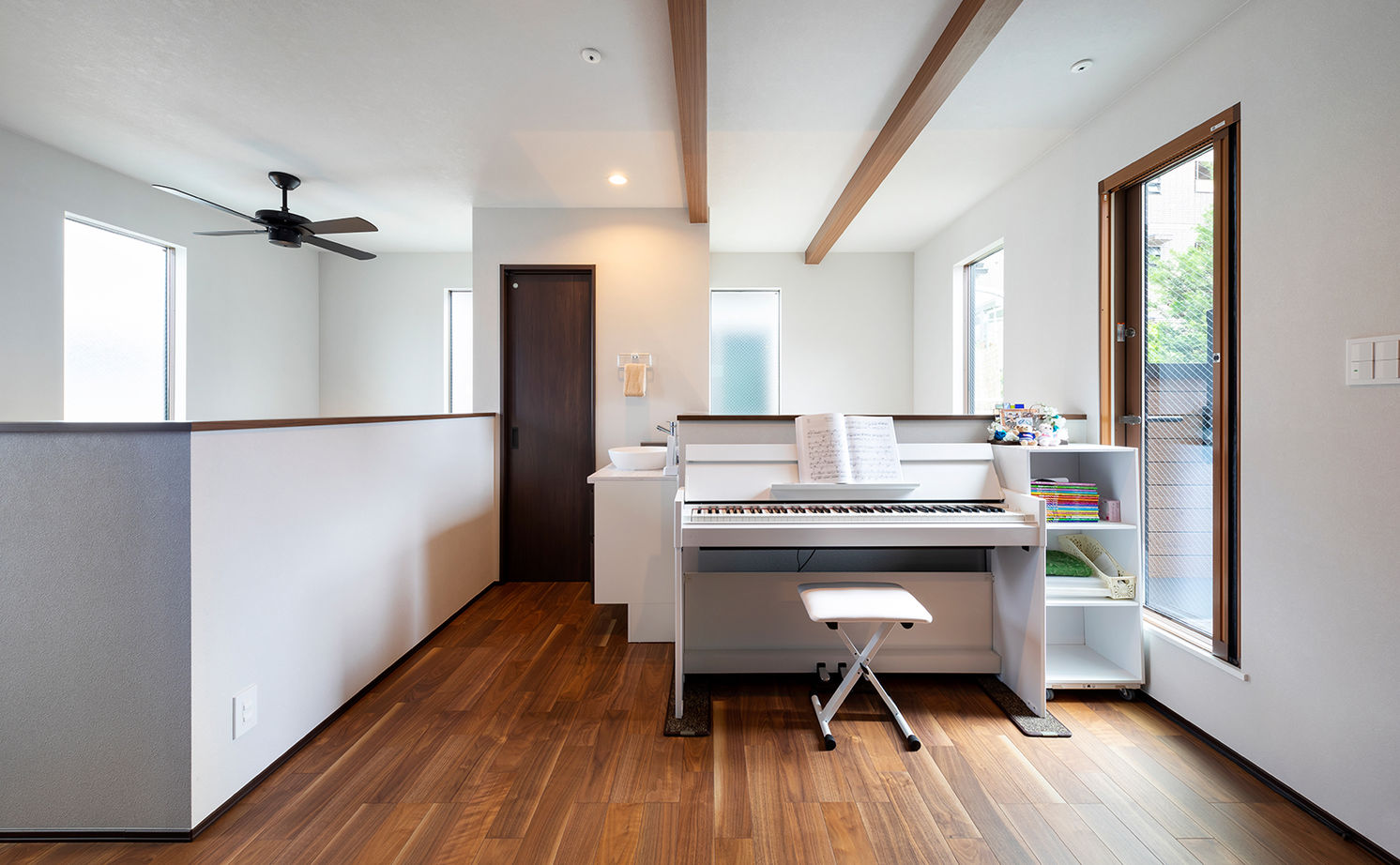 アールギャラリー(アールプランナー) 【1900万円台/30坪台/間取り図】中庭で非日常を楽しむ家。スキップフロア＆ピットリビングで居心地も◎の建築実例画像13