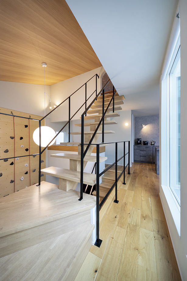 アールギャラリー(アールプランナー) 【4000万円台/2階建て/ビルトインガレージ/中庭/コの字型/間取り図】吹抜け土間＆リビングで遊び心を育む家の建築実例画像12