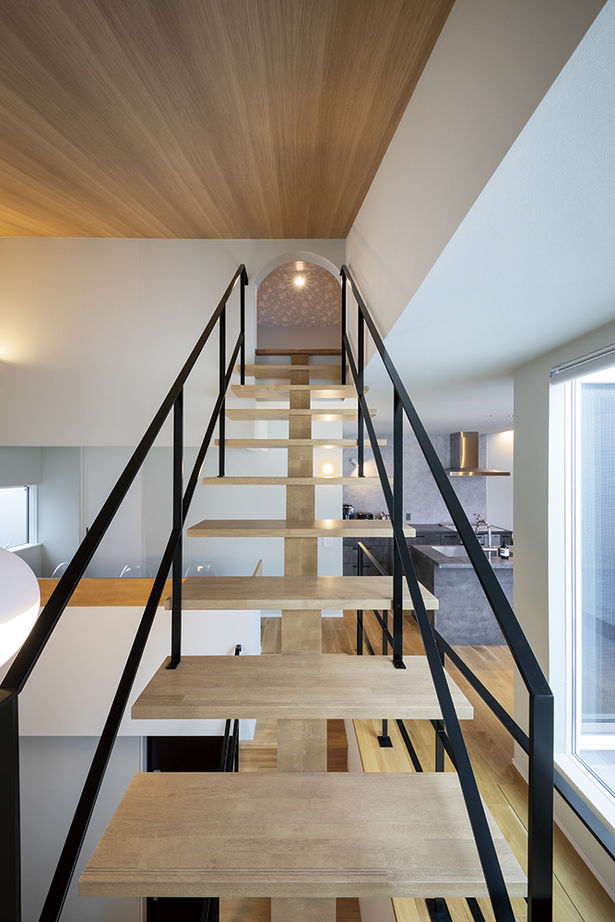 アールギャラリー(アールプランナー) 【4000万円台/2階建て/ビルトインガレージ/中庭/コの字型/間取り図】吹抜け土間＆リビングで遊び心を育む家の建築実例画像13