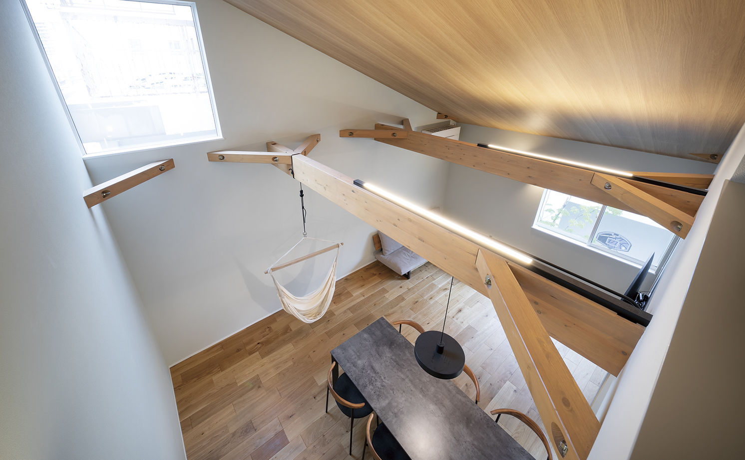 アールギャラリー(アールプランナー) 【4000万円台/2階建て/ビルトインガレージ/中庭/コの字型/間取り図】吹抜け土間＆リビングで遊び心を育む家の建築実例画像14