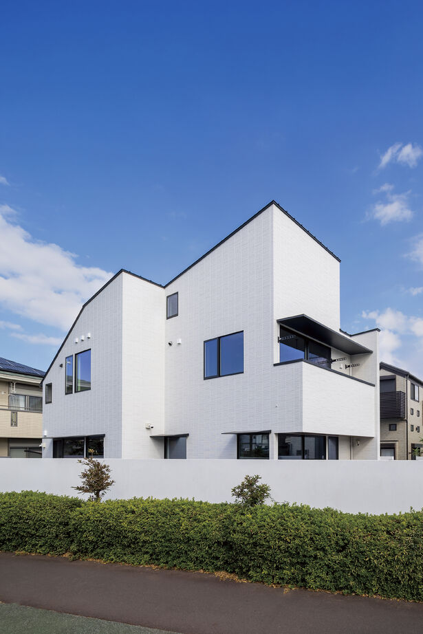 アールギャラリー(アールプランナー) 【2000万円台/20坪台/2階建て/間取り図】29坪台で叶える旅先のような非日常。外空間とのつながりを楽しむ家の建築実例画像2