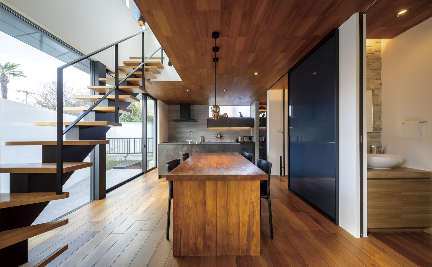 アールギャラリー(アールプランナー) 【2000万円台/20坪台/2階建て/間取り図】29坪台で叶える旅先のような非日常。外空間とのつながりを楽しむ家の建築実例画像8