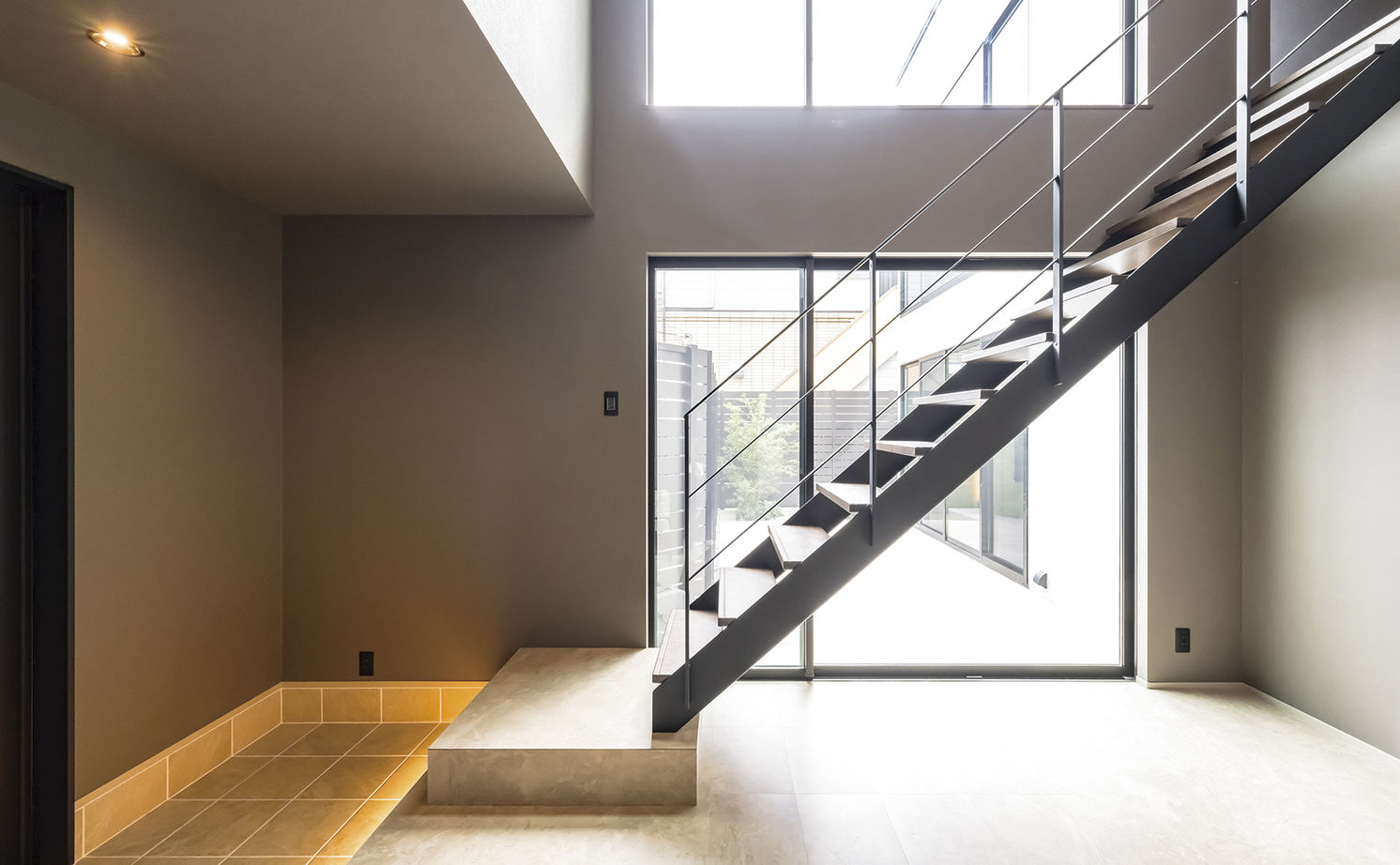 アールギャラリー(アールプランナー) 【3000万円台/47坪台/間取り図】5ｍ超の吹抜けリビング×家事ラク動線。ホテルライクと実用性の両立空間の建築実例画像3