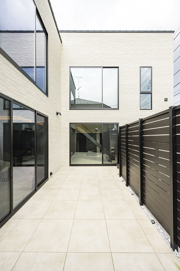 アールギャラリー(アールプランナー) 【3000万円台/47坪台/間取り図】5ｍ超の吹抜けリビング×家事ラク動線。ホテルライクと実用性の両立空間の建築実例画像9