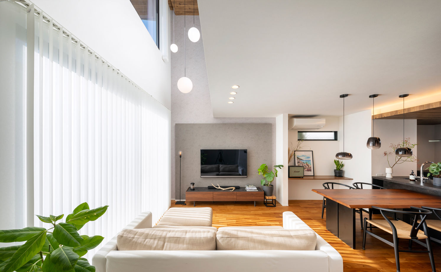 アールギャラリー(アールプランナー) 【2000万円台/30坪台/間取り図】吹抜け×快適動線で、面積以上の広がりを。都市生活で非日常を満喫する家の建築実例画像3