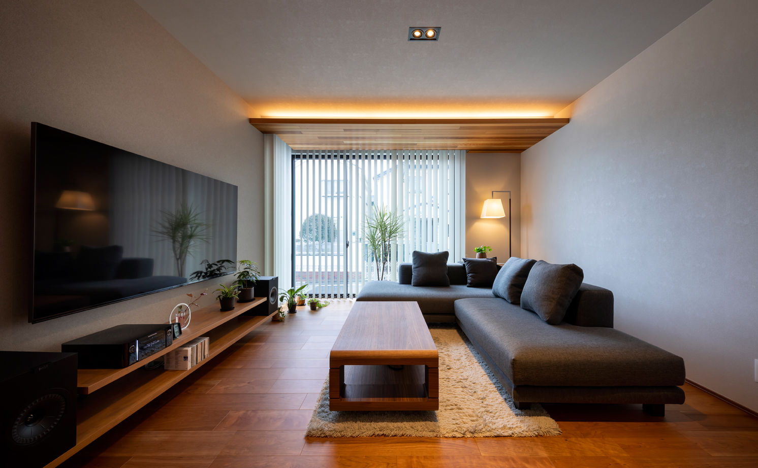 アールギャラリー(アールプランナー) 【ハイグレード住宅/50坪台/2階建て/間取り図】都市生活で叶える二世帯住宅。非日常と家事ラクが共存する家の建築実例画像3