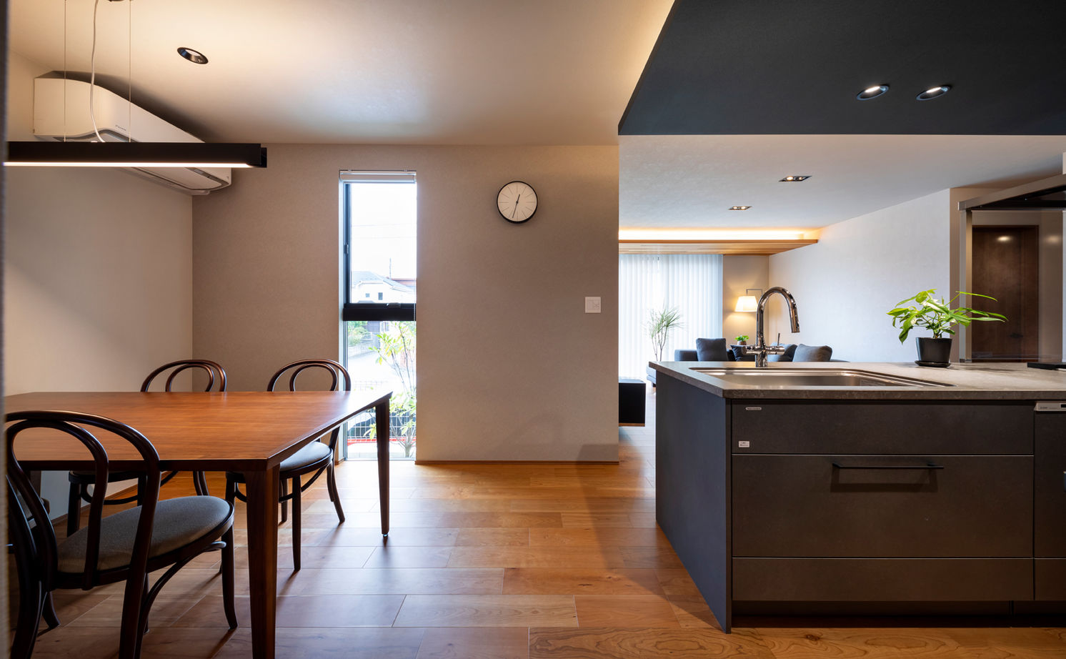 アールギャラリー(アールプランナー) 【ハイグレード住宅/50坪台/2階建て/間取り図】都市生活で叶える二世帯住宅。非日常と家事ラクが共存する家の建築実例画像5