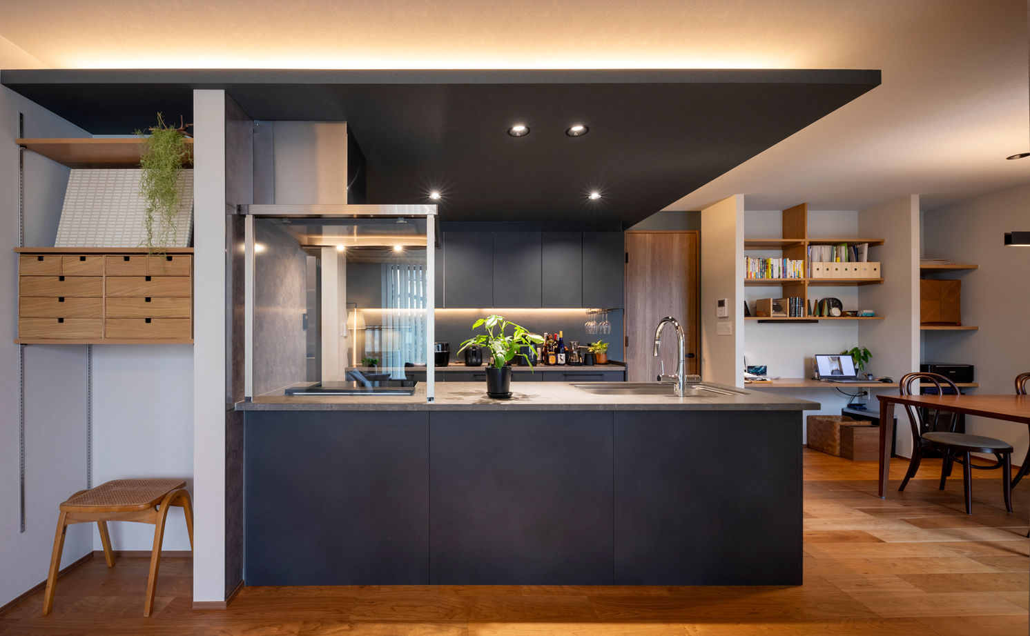 アールギャラリー(アールプランナー) 【ハイグレード住宅/50坪台/2階建て/間取り図】都市生活で叶える二世帯住宅。非日常と家事ラクが共存する家の建築実例画像6