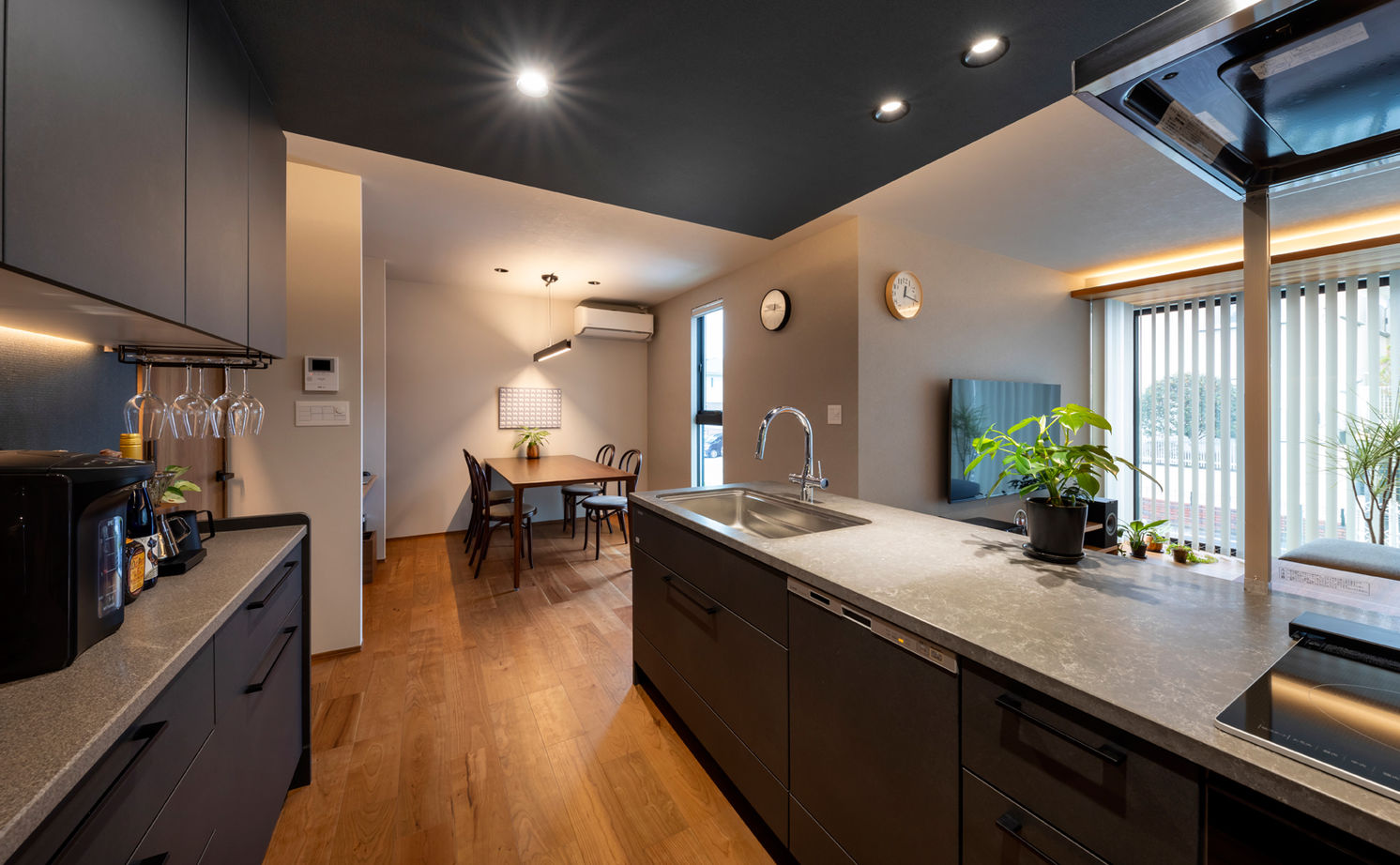 アールギャラリー(アールプランナー) 【ハイグレード住宅/50坪台/2階建て/間取り図】都市生活で叶える二世帯住宅。非日常と家事ラクが共存する家の建築実例画像8