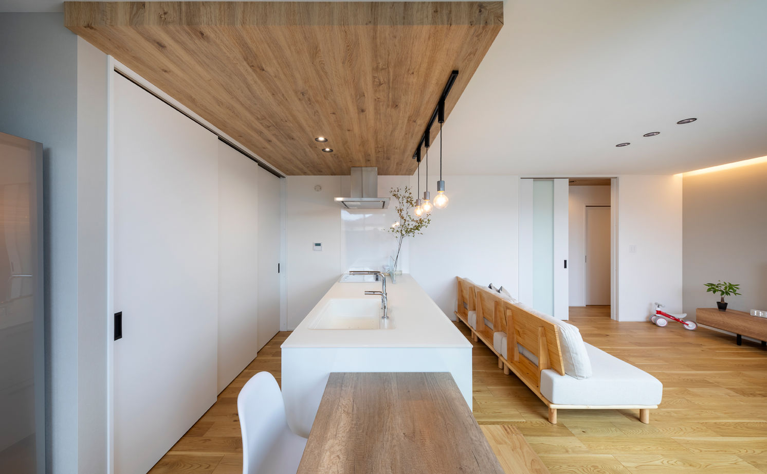 アールギャラリー(アールプランナー) 【ハイグレード住宅/50坪台/2階建て/間取り図】都市生活で叶える二世帯住宅。非日常と家事ラクが共存する家の建築実例画像16