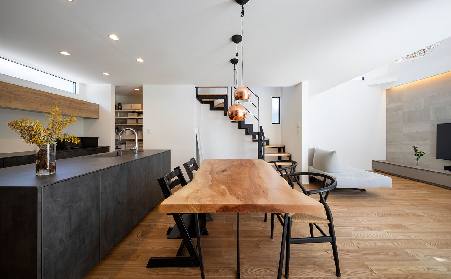 アールギャラリー(アールプランナー) 【3000万円台/シンプルモダン/30坪台/間取り図】カーテンのいらない都市生活。テラスを囲む、コの字型の家の建築実例画像11