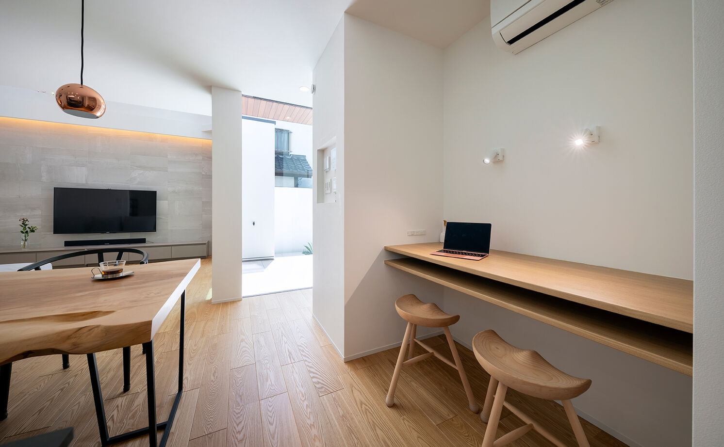 アールギャラリー(アールプランナー) 【3000万円台/シンプルモダン/30坪台/間取り図】カーテンのいらない都市生活。テラスを囲む、コの字型の家の建築実例画像13