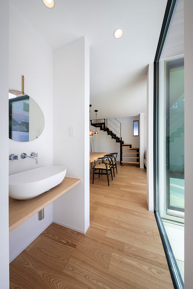 アールギャラリー(アールプランナー) 【3000万円台/シンプルモダン/30坪台/間取り図】カーテンのいらない都市生活。テラスを囲む、コの字型の家の建築実例画像16