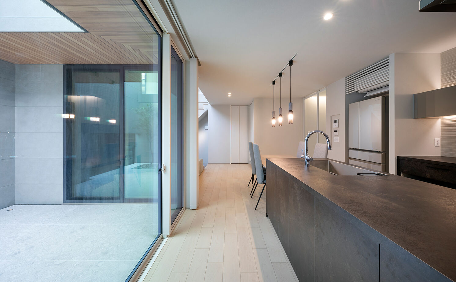 アールギャラリー(アールプランナー) 【ハイグレード住宅/40坪台/間取り図】北欧モダンと和の様式美の融合・ジャパンディスタイル。多層構造の家の建築実例画像8