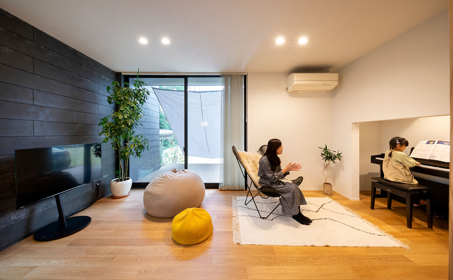 アールギャラリー(アールプランナー) 【2000万円台/29坪台/間取り図】限られた敷地を活かす設計術。ウッドデッキと緑景で、面積以上の開放感をの建築実例画像4