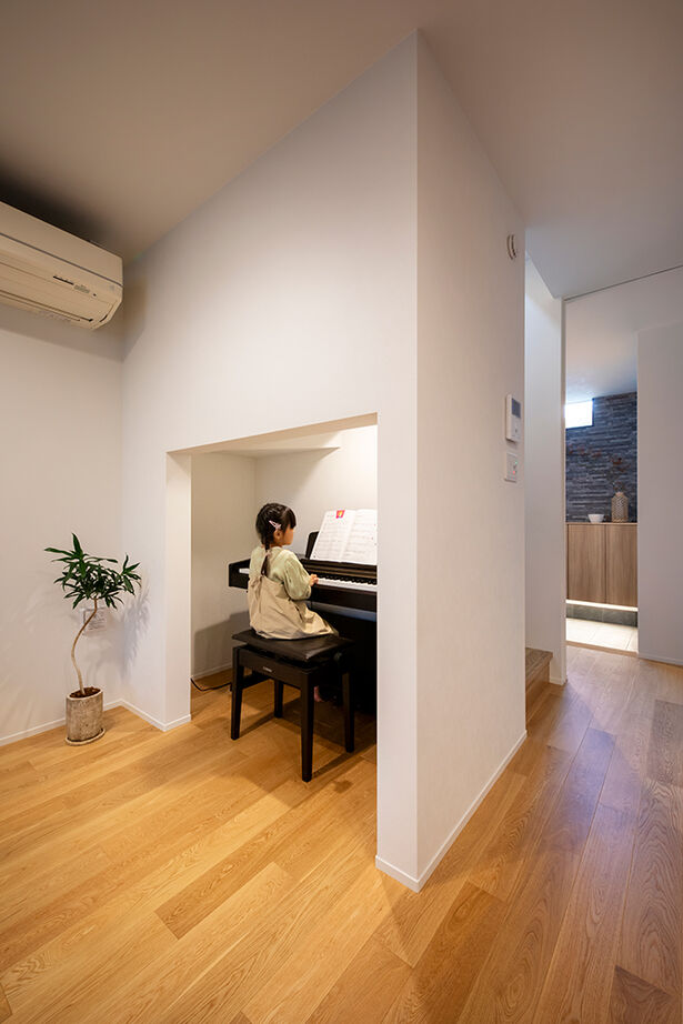 アールギャラリー(アールプランナー) 【2000万円台/29坪台/間取り図】限られた敷地を活かす設計術。ウッドデッキと緑景で、面積以上の開放感をの建築実例画像5