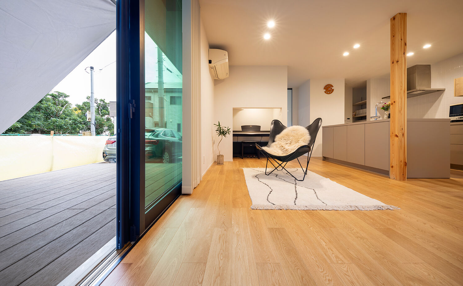 アールギャラリー(アールプランナー) 【2000万円台/29坪台/間取り図】限られた敷地を活かす設計術。ウッドデッキと緑景で、面積以上の開放感をの建築実例画像7