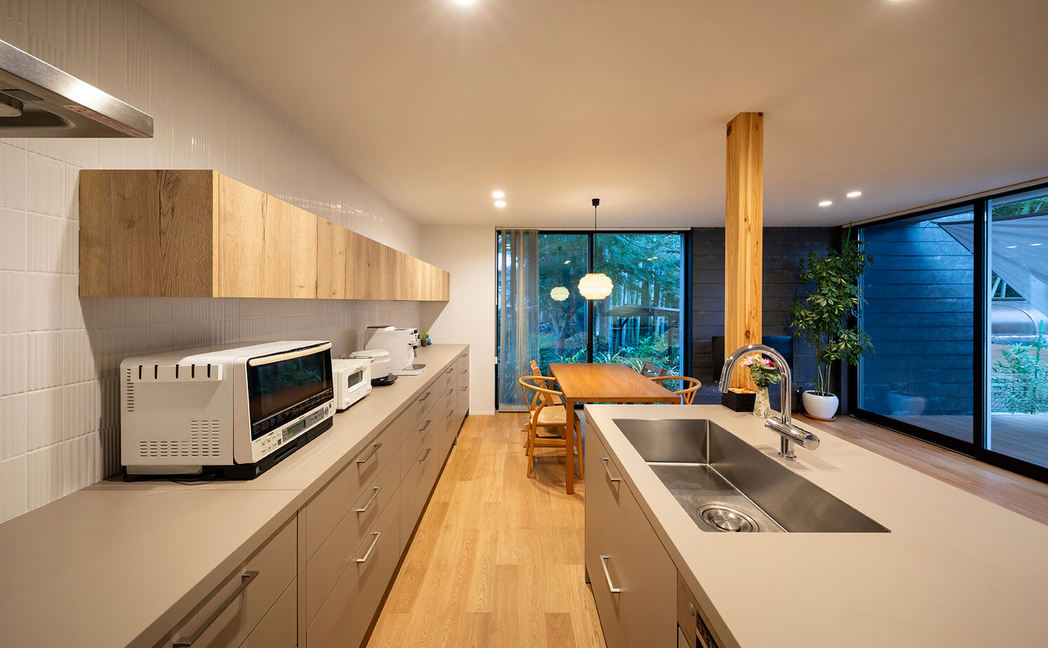 アールギャラリー(アールプランナー) 【2000万円台/29坪台/間取り図】限られた敷地を活かす設計術。ウッドデッキと緑景で、面積以上の開放感をの建築実例画像9