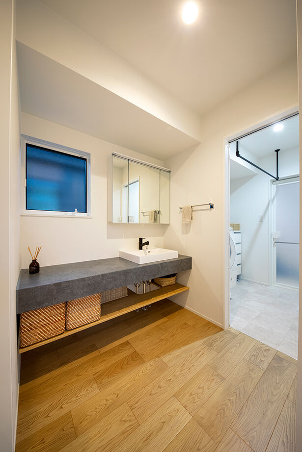 アールギャラリー(アールプランナー) 【2000万円台/29坪台/間取り図】限られた敷地を活かす設計術。ウッドデッキと緑景で、面積以上の開放感をの建築実例画像13