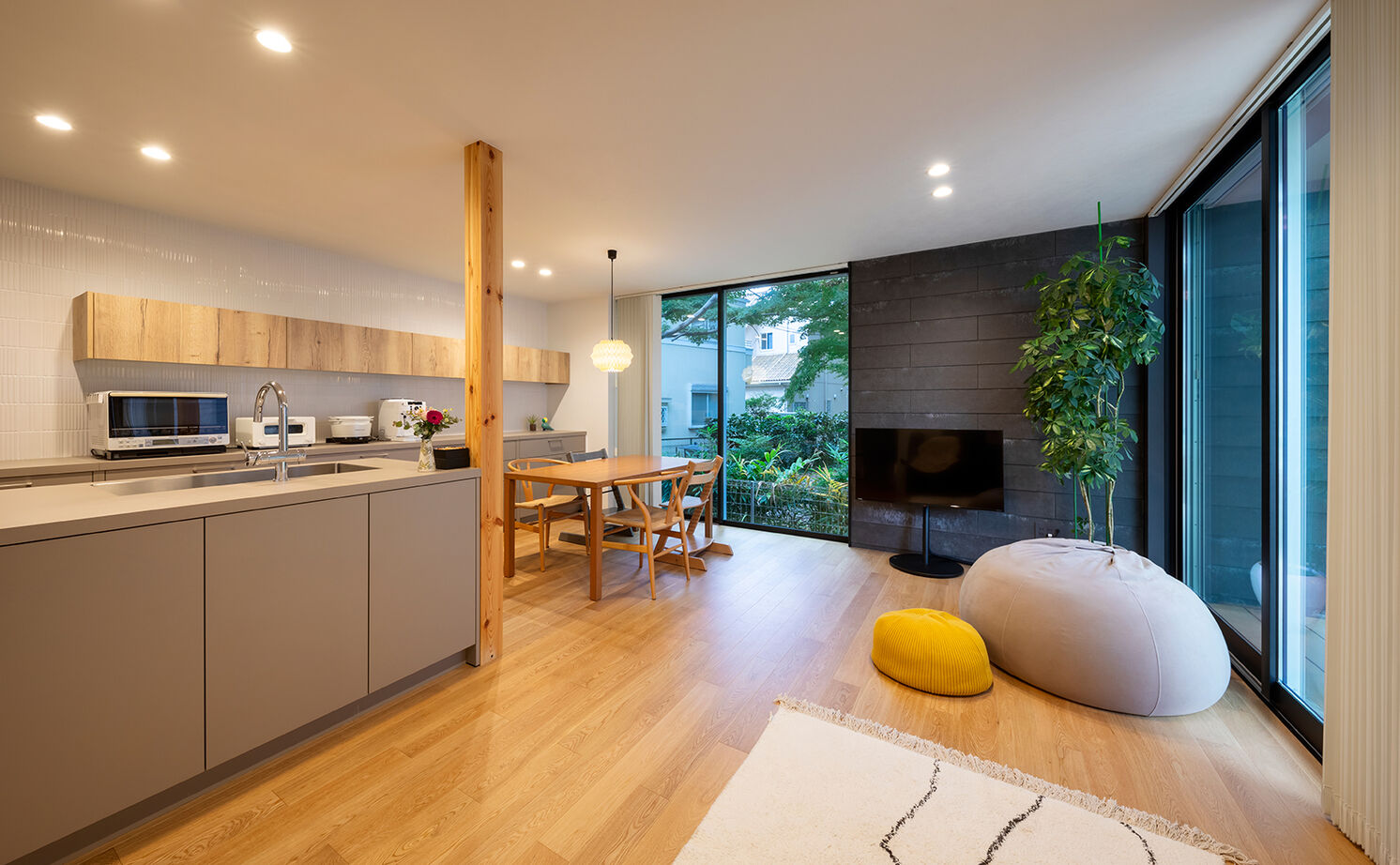 アールギャラリー(アールプランナー) 【2000万円台/29坪台/間取り図】限られた敷地を活かす設計術。ウッドデッキと緑景で、面積以上の開放感をの建築実例画像15