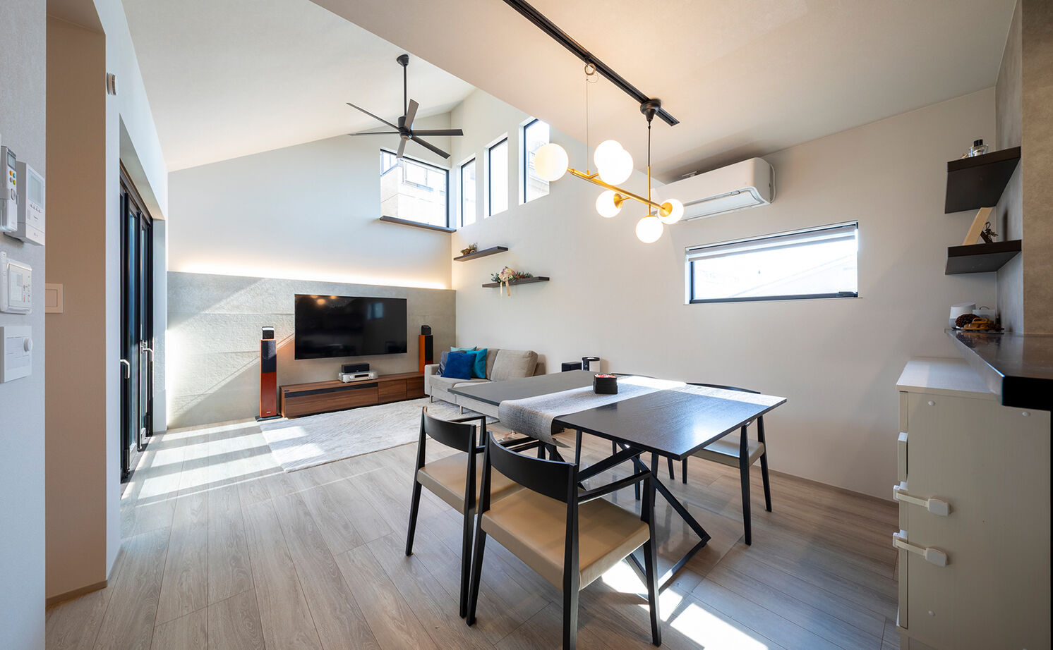 アールギャラリー(アールプランナー) 【2000万円台/30坪台】27坪台の敷地で建てる、2階LDKプラン。「空間のタテ使い」で広く暮らすの建築実例画像20