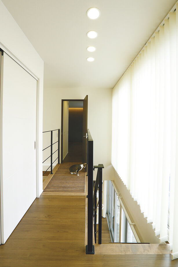 アールギャラリー(アールプランナー) 【2000万円台/2階建て/30坪台/間取り図】南面を閉じる逆転の発想。吹き抜けと中庭のある期待以上の家にの建築実例画像7