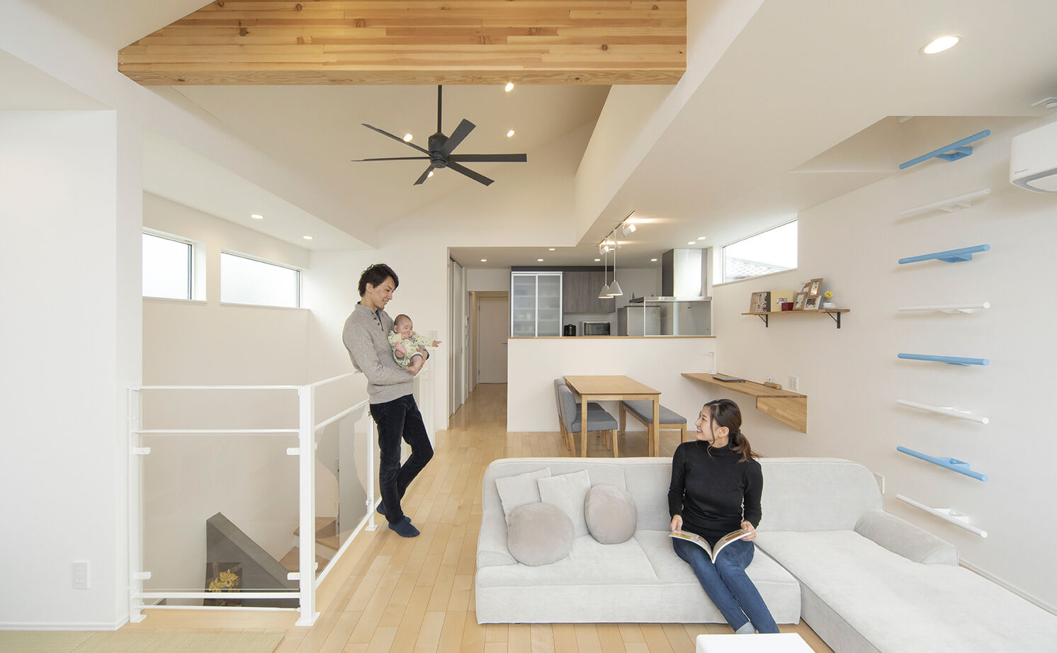 アールギャラリー(アールプランナー) 【2000万円台/30坪台/ビルトインガレージ/間取り図】2階リビングでカーテンいらずの開放的なガレージハウスの建築実例画像5