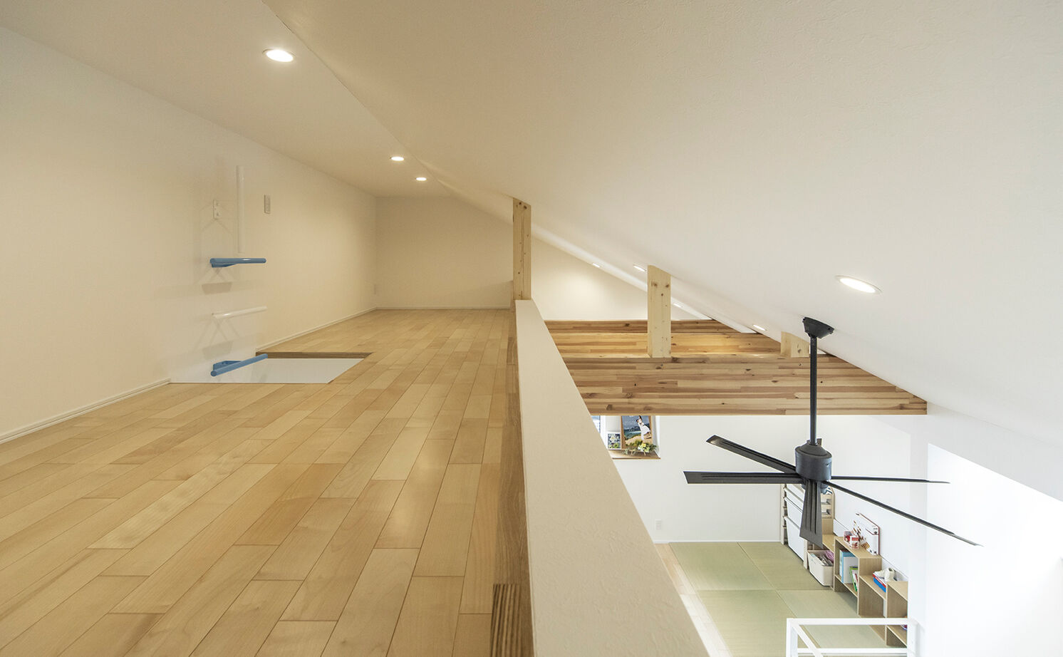 アールギャラリー(アールプランナー) 【2000万円台/30坪台/ビルトインガレージ/間取り図】2階リビングでカーテンいらずの開放的なガレージハウスの建築実例画像7