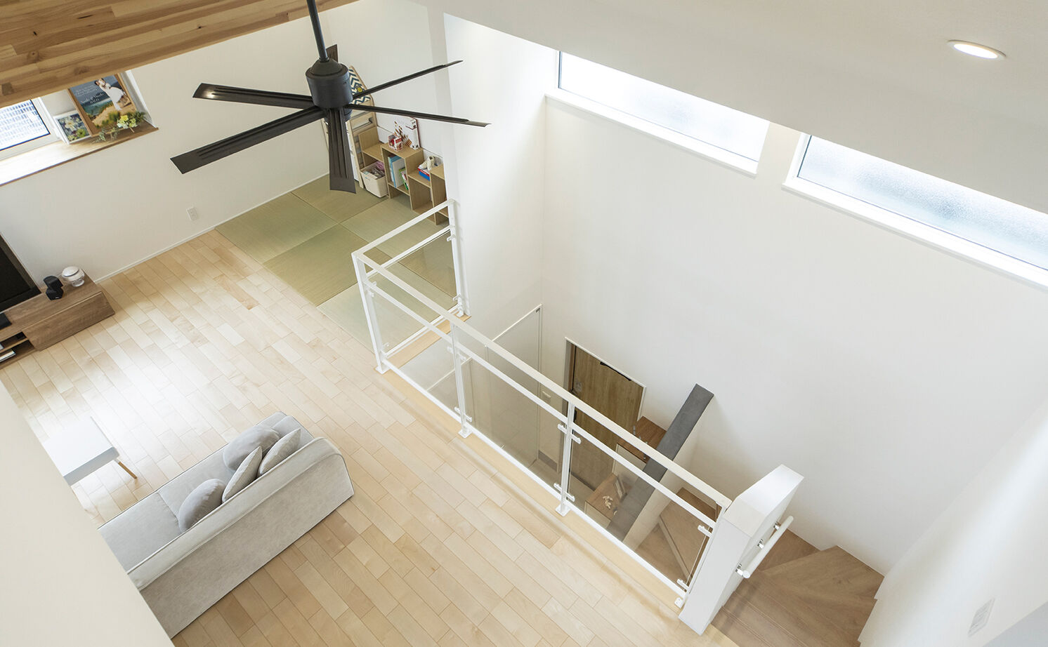 アールギャラリー(アールプランナー) 【2000万円台/30坪台/ビルトインガレージ/間取り図】2階リビングでカーテンいらずの開放的なガレージハウスの建築実例画像8