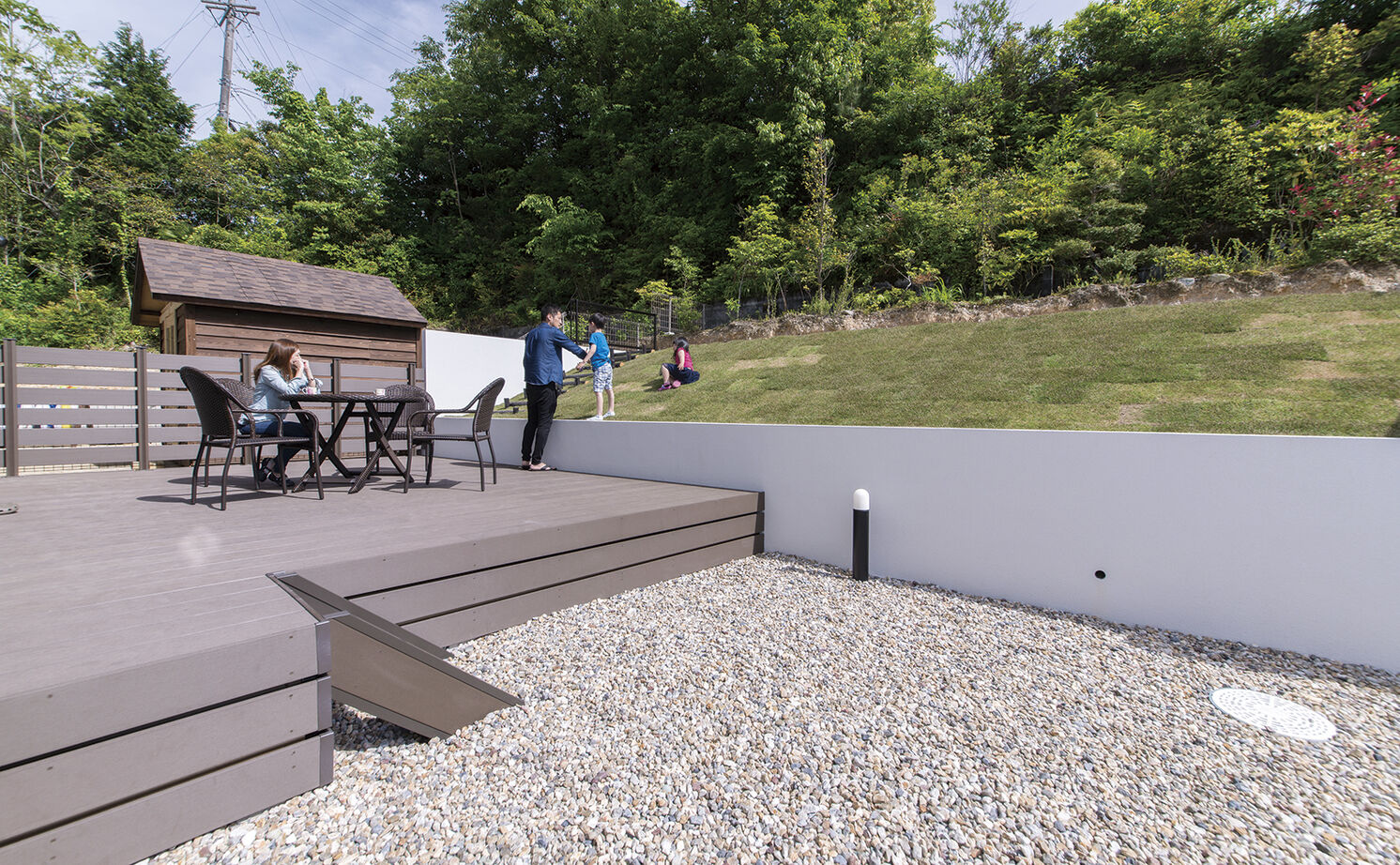 アールギャラリー(アールプランナー)  【1000万円台/30坪台/4LDK/間取り図】芝生で遊んで、デッキで寛ぐ、屋上のあるアウトドアリビングの家 の建築実例画像3