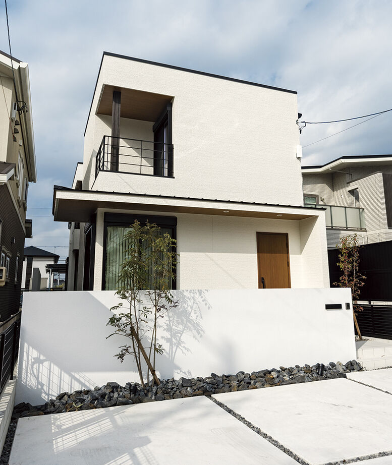 アールギャラリー(アールプランナー) 【2000万円台/2階建て/30坪台/4LDK/間取り図】土間収納と賢い家事動線。中庭のあるシンプルモダンな白い家の建築実例画像14