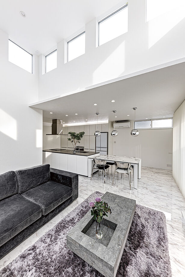 アールギャラリー(アールプランナー) 【3000万円台/50坪/ビルトインガレージ/店舗併用住宅/間取り図】天井高4ｍ超の大空間でホテルライクな家の建築実例画像2