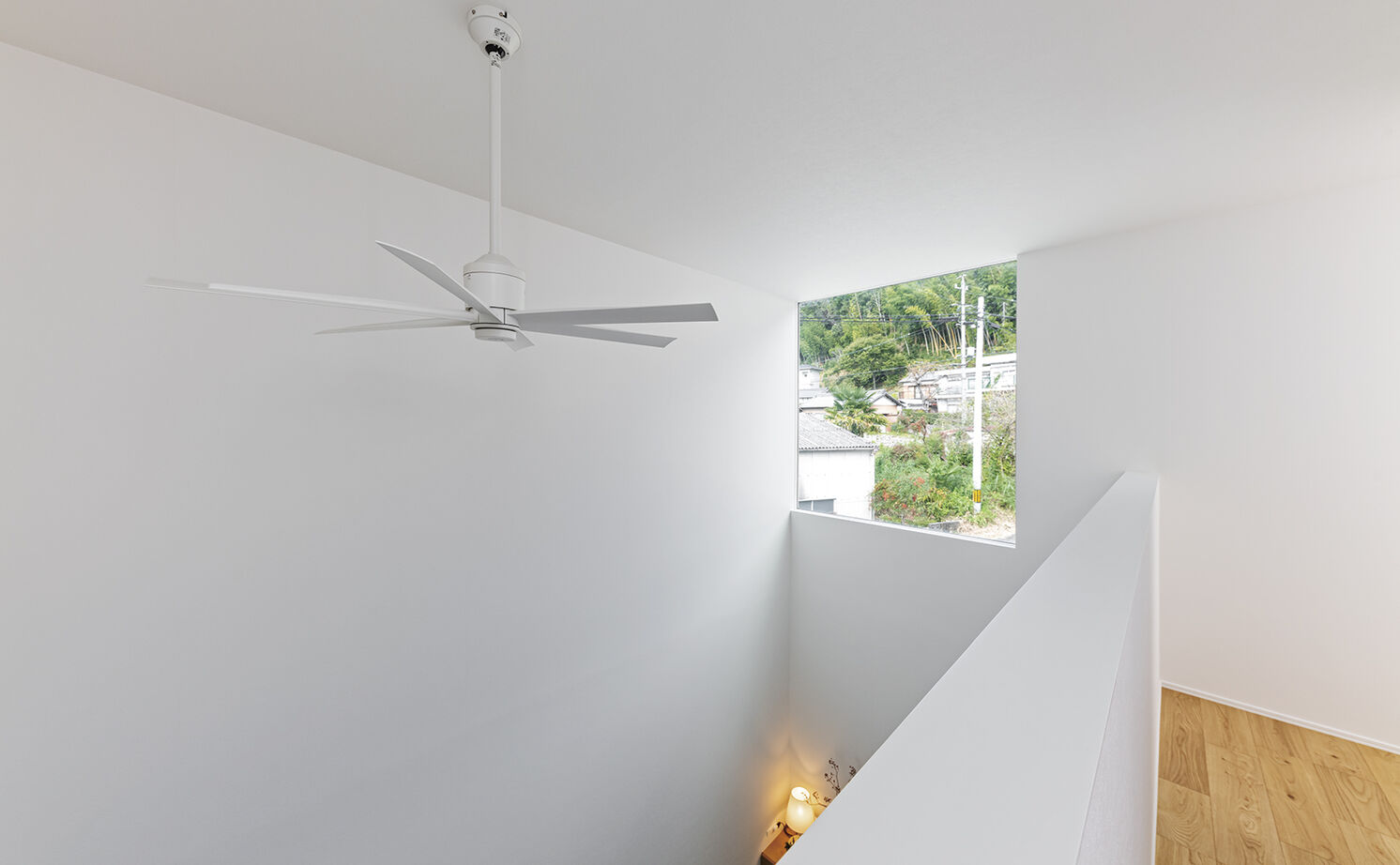 アールギャラリー(アールプランナー) 【2000万円台/40坪台/間取り図】屋上庭園から星空を眺める日々。吹抜けリビングが開放的な空の見える家の建築実例画像4