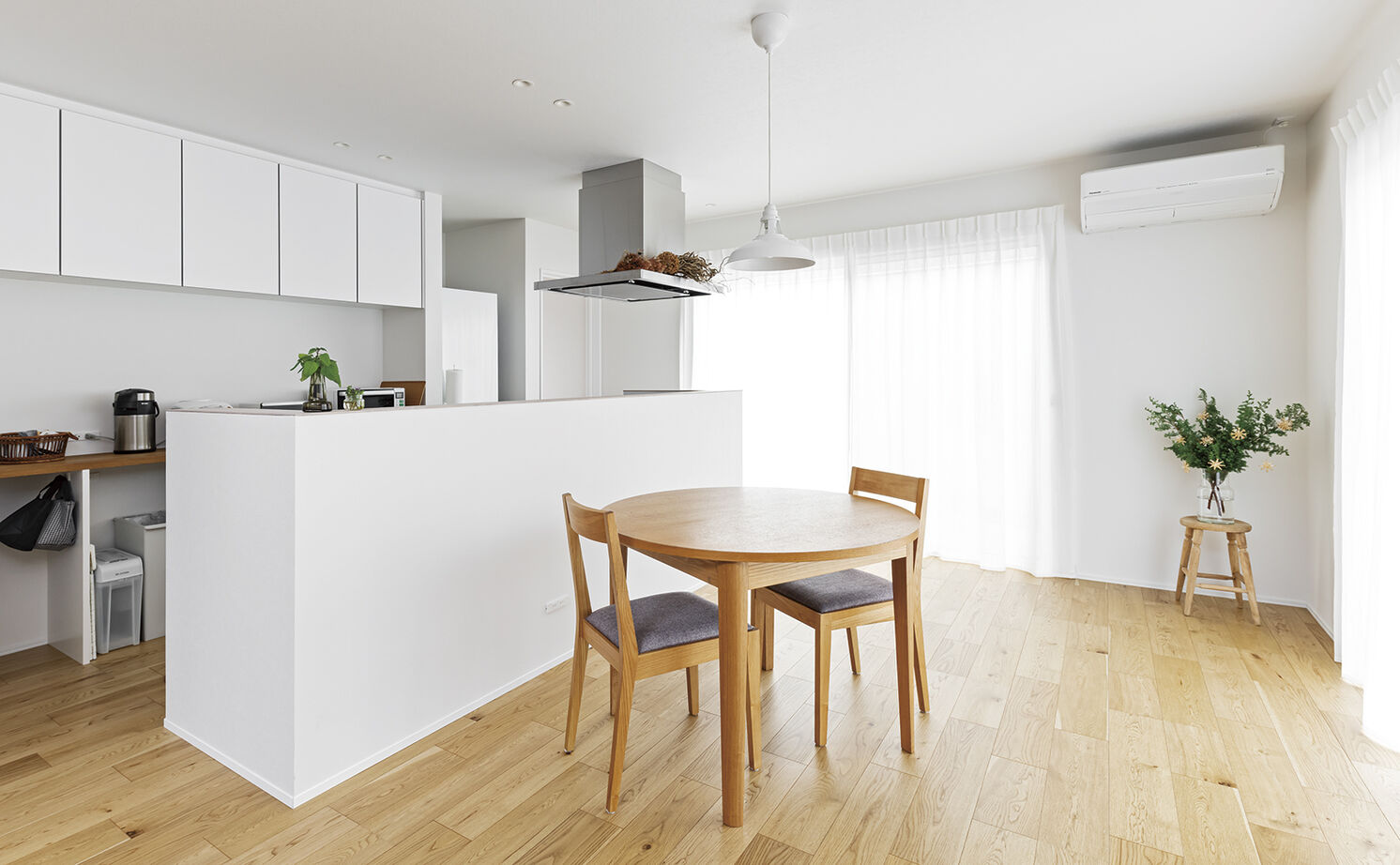 アールギャラリー(アールプランナー) 【2000万円台/40坪台/間取り図】屋上庭園から星空を眺める日々。吹抜けリビングが開放的な空の見える家の建築実例画像5