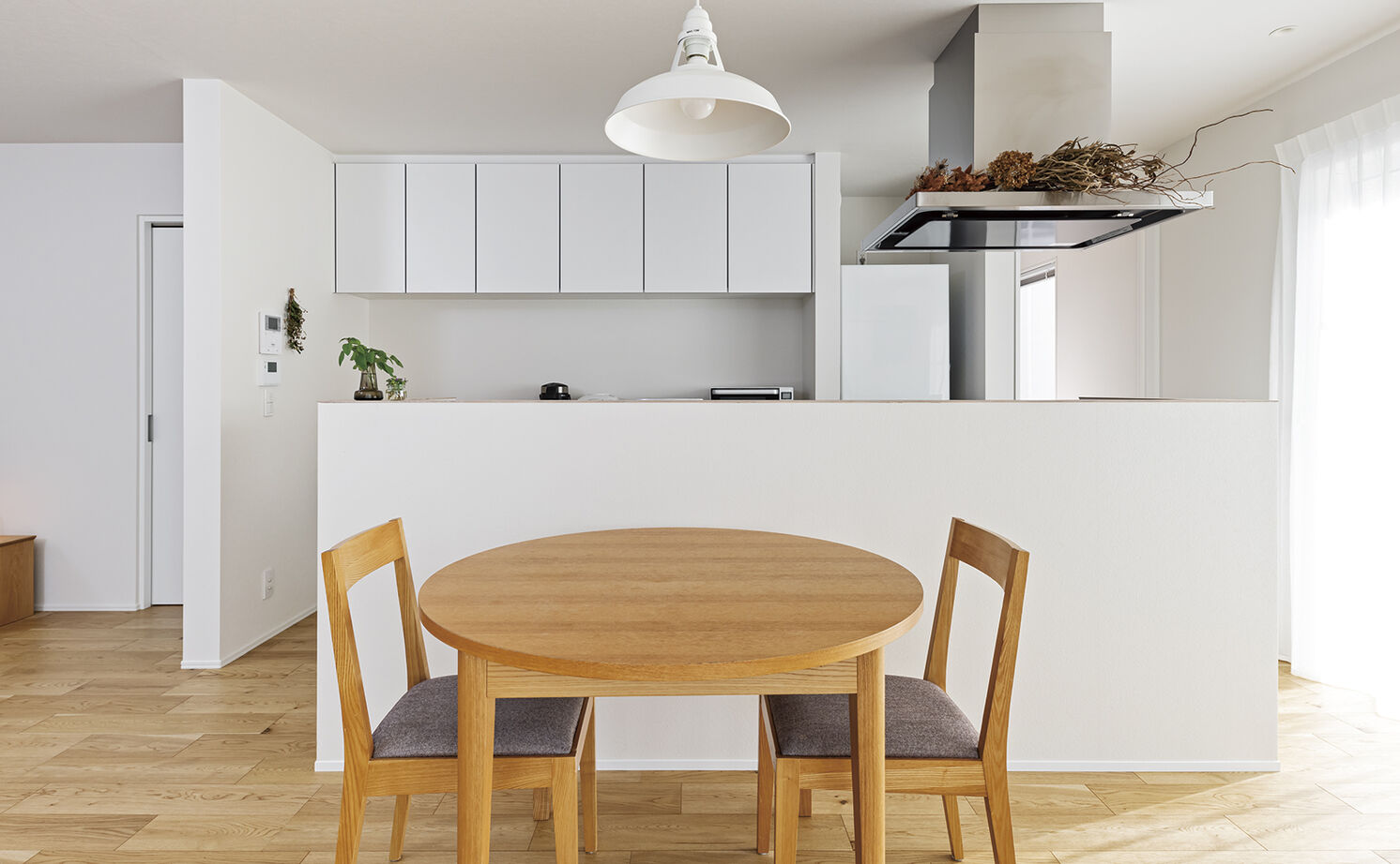 アールギャラリー(アールプランナー) 【2000万円台/40坪台/間取り図】屋上庭園から星空を眺める日々。吹抜けリビングが開放的な空の見える家の建築実例画像6