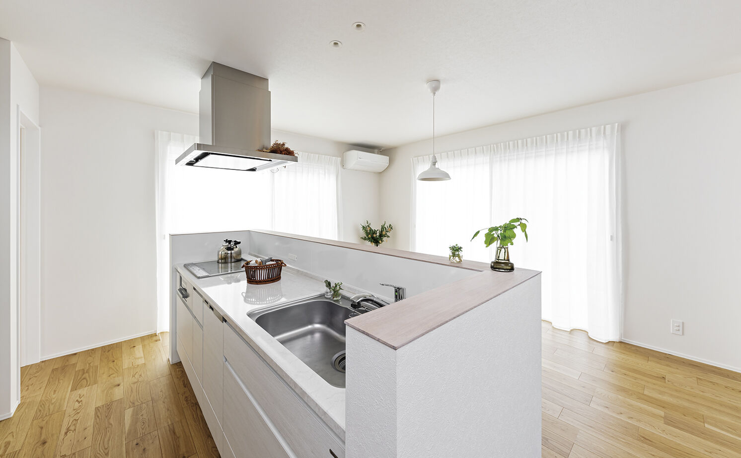 アールギャラリー(アールプランナー) 【2000万円台/40坪台/間取り図】屋上庭園から星空を眺める日々。吹抜けリビングが開放的な空の見える家の建築実例画像7