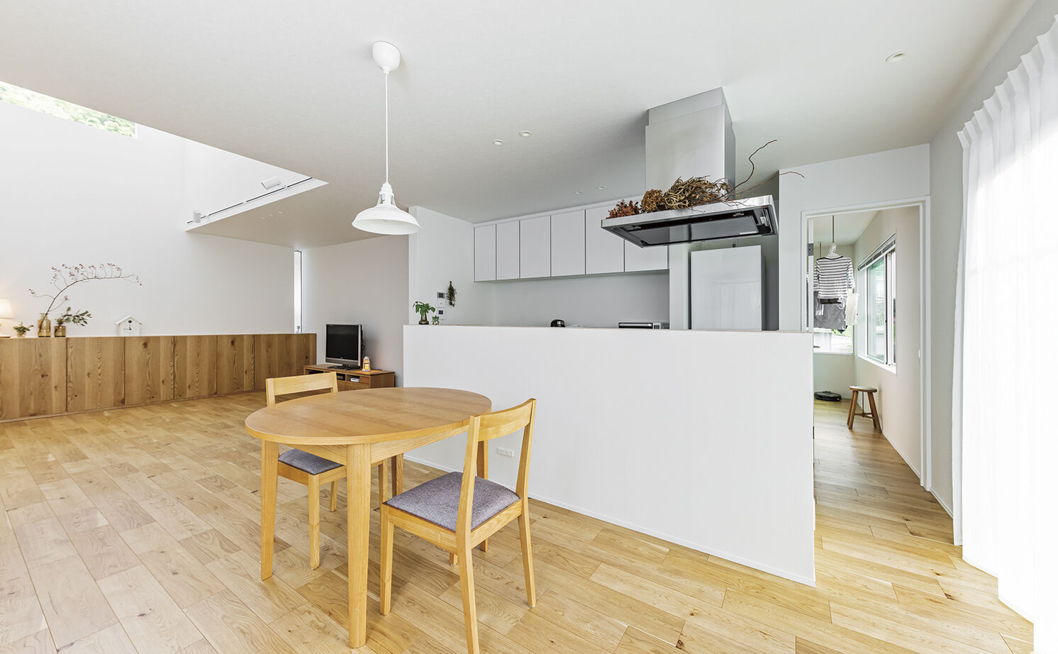 アールギャラリー(アールプランナー) 【2000万円台/40坪台/間取り図】屋上庭園から星空を眺める日々。吹抜けリビングが開放的な空の見える家の建築実例画像8