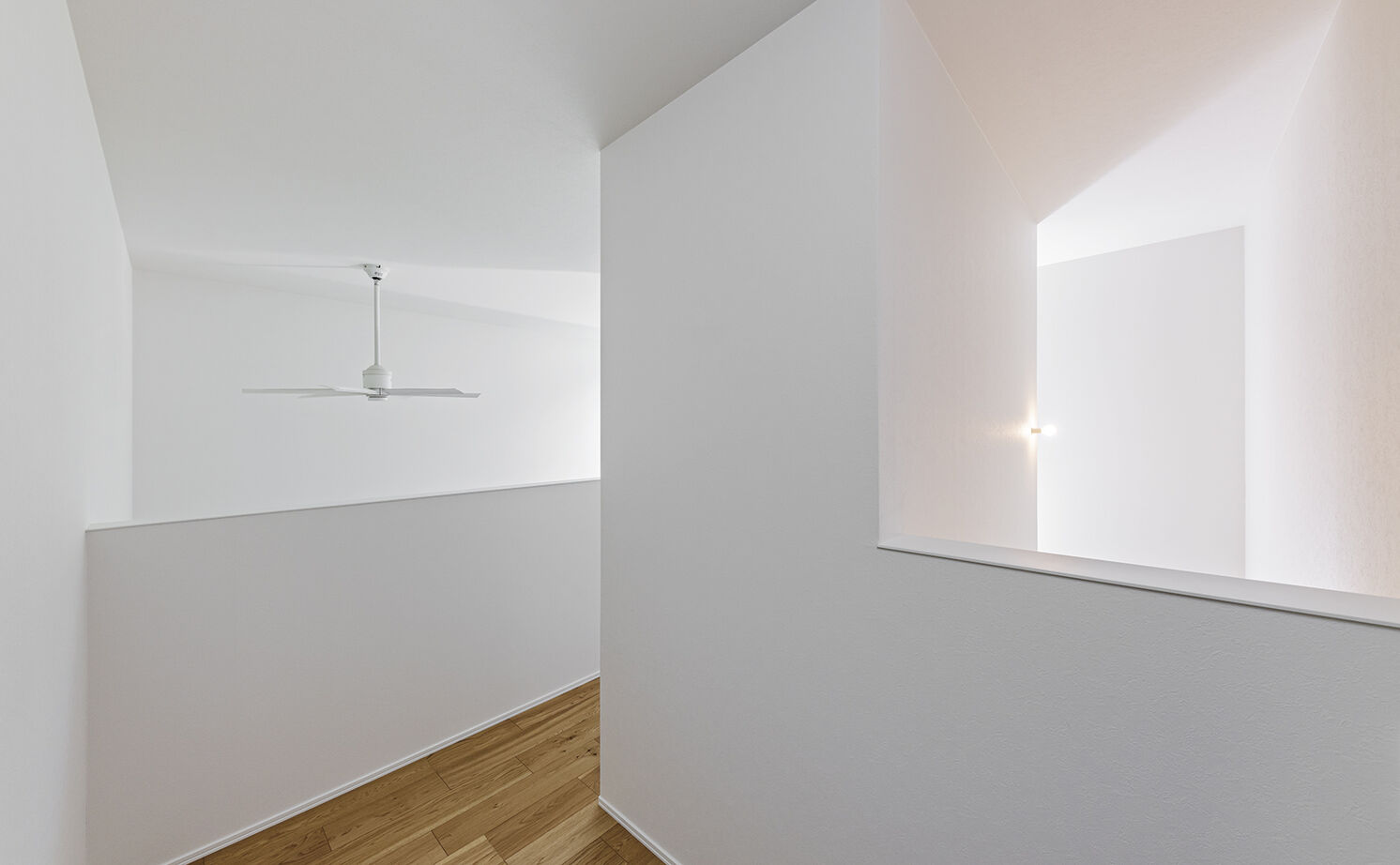 アールギャラリー(アールプランナー) 【2000万円台/40坪台/間取り図】屋上庭園から星空を眺める日々。吹抜けリビングが開放的な空の見える家の建築実例画像17