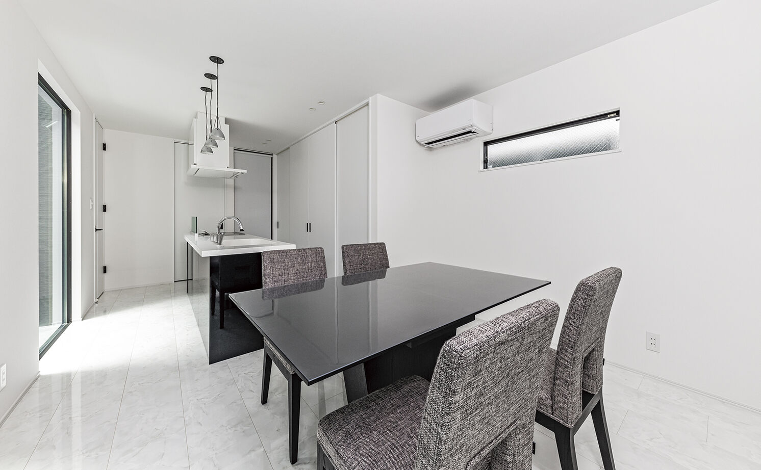 アールギャラリー(アールプランナー) 【1000万円台/30坪台/3LDK/間取り図】中庭を家族だけのプライベートラウンジに。外を閉じ、内を開放する家の建築実例画像8