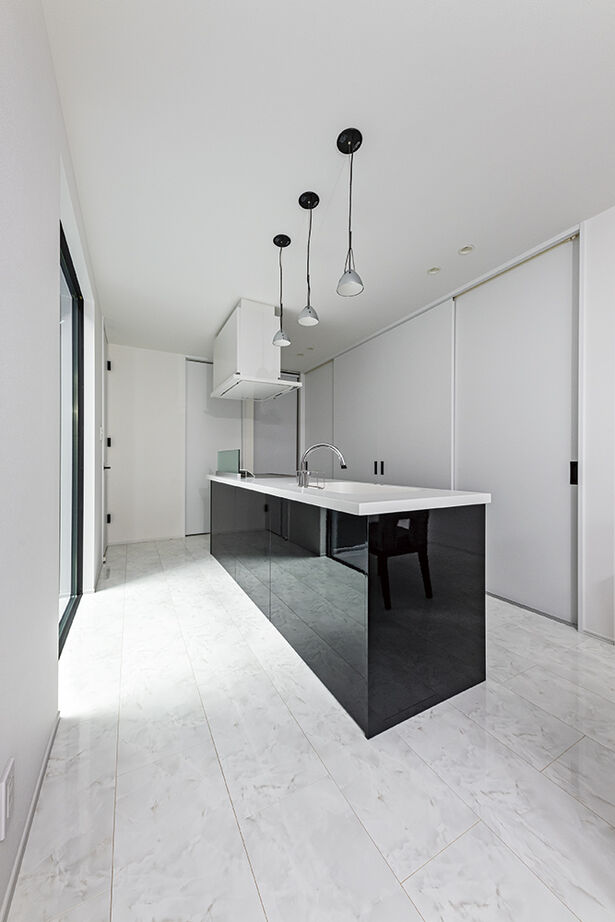 アールギャラリー(アールプランナー) 【1000万円台/30坪台/3LDK/間取り図】中庭を家族だけのプライベートラウンジに。外を閉じ、内を開放する家の建築実例画像9