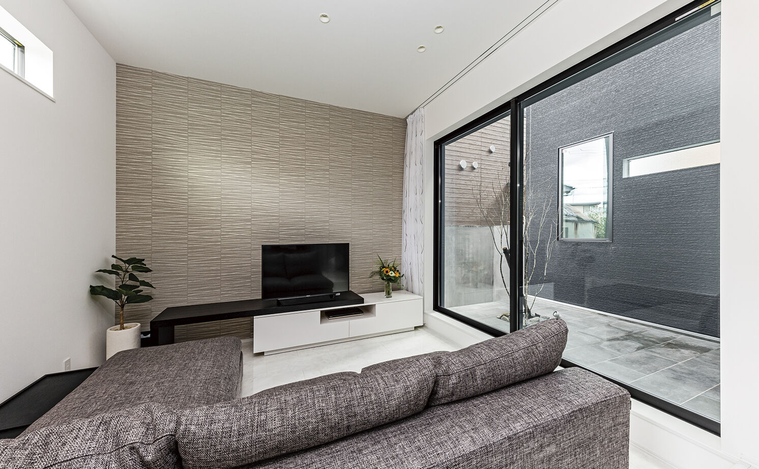 アールギャラリー(アールプランナー) 【1000万円台/30坪台/3LDK/間取り図】中庭を家族だけのプライベートラウンジに。外を閉じ、内を開放する家の建築実例画像12