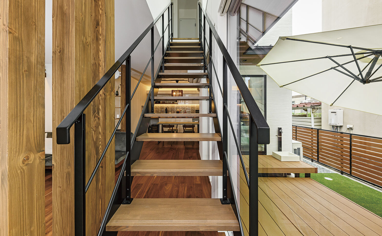 アールギャラリー(アールプランナー) 【3000万円台/40坪/4LDK/間取り図】ガレージと中庭のある暮らし。コートハウスで、おうち時間を満喫の建築実例画像12